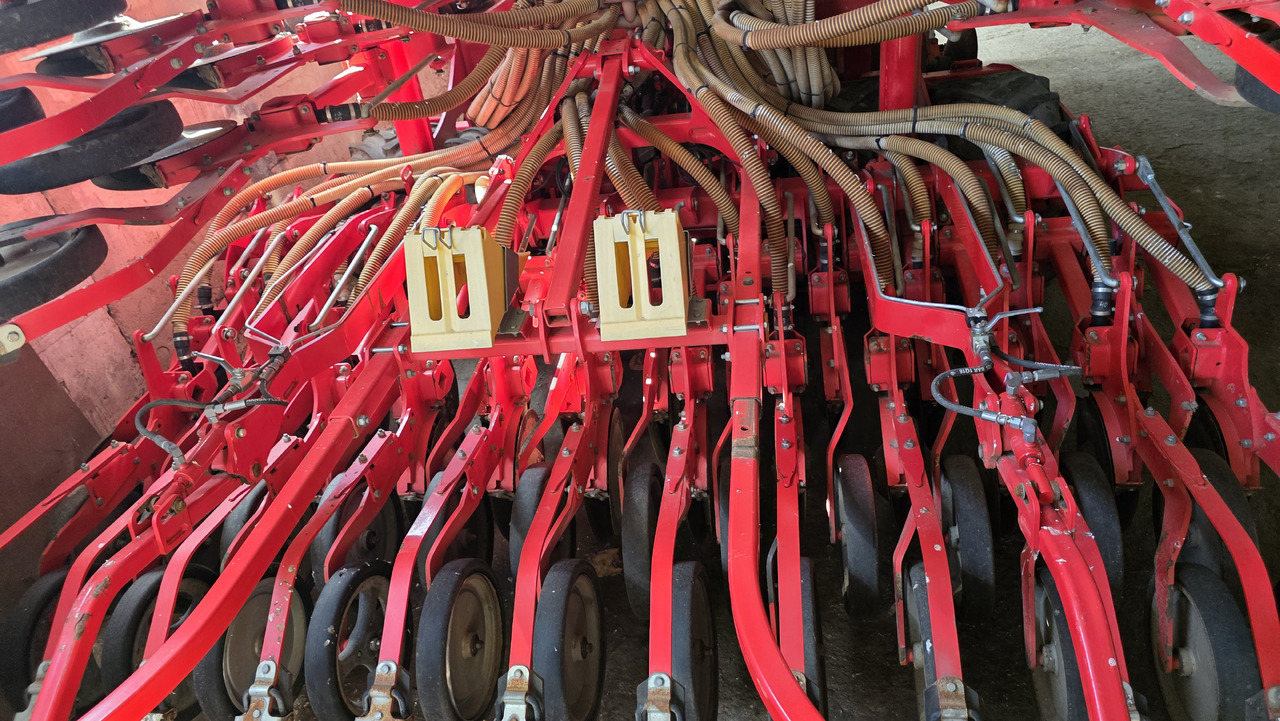 Combine seed drill PÖTTINGER Terrasem C6 Artis: picture 24