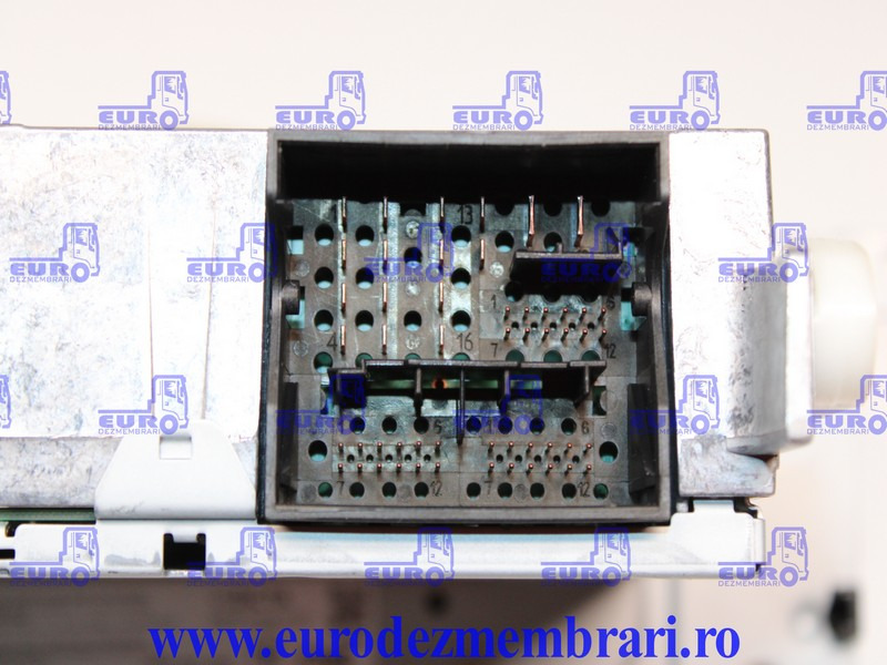 ELEMENT BORD UNITATE MULTIMEDIA AUS SCANIA SUPER 2906950, 2819280 - Dashboard for Truck: picture 4 ELEMENT BORD UNITATE MULTIMEDIA AUS SCANIA SUPER 2906950, 2819280 - Dashboard for Truck: picture 4