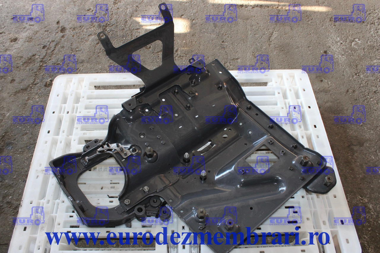 SUPORT APARATOARE NOROI AXA FATA STANGA SCANIA 2608169 2612385 2571819 - Front axle for Truck: picture 1 SUPORT APARATOARE NOROI AXA FATA STANGA SCANIA 2608169 2612385 2571819 - Front axle for Truck: picture 1