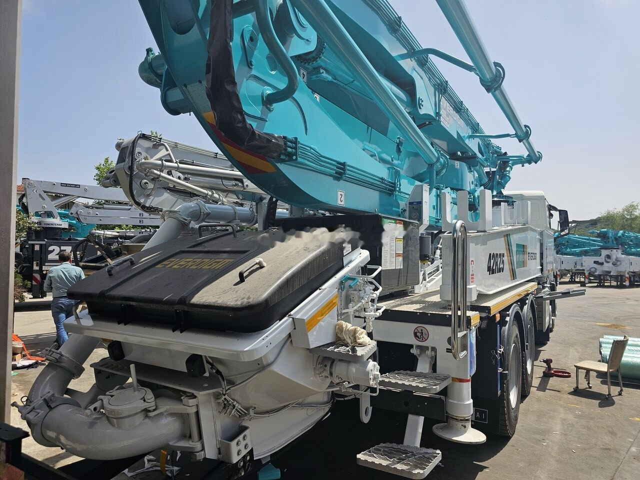 New Concrete pump truck Mercedes-Benz New Everdigm ECP 42 CX 5 ECP 42 CX5 on chassis: picture 13