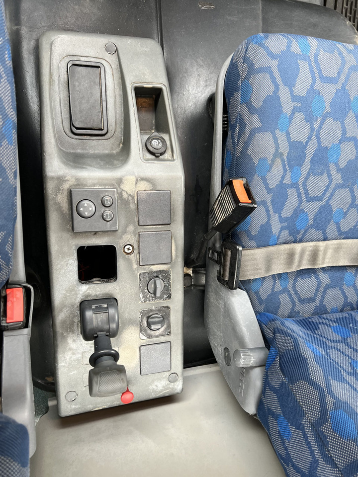 Cab chassis truck IVECO 300 EN CHASIS: picture 17