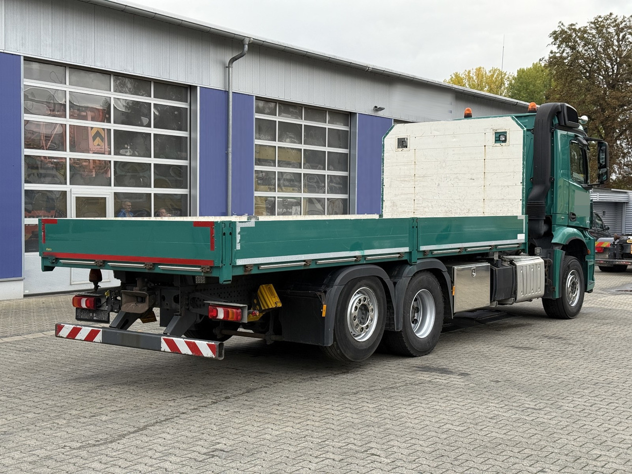 MERCEDES 2651 CON RETARDER - Dropside/ Flatbed truck: picture 4 MERCEDES 2651 CON RETARDER - Dropside/ Flatbed truck: picture 4