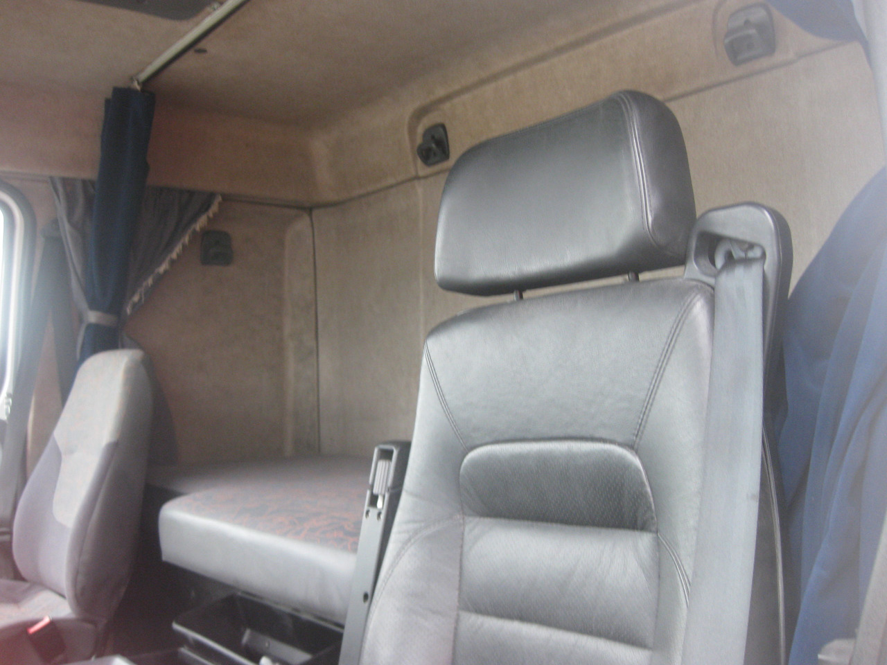 Leasing of  CABEZA TRACTORA RENAULT PREMIUM 420 CABEZA TRACTORA RENAULT PREMIUM 420: picture 11