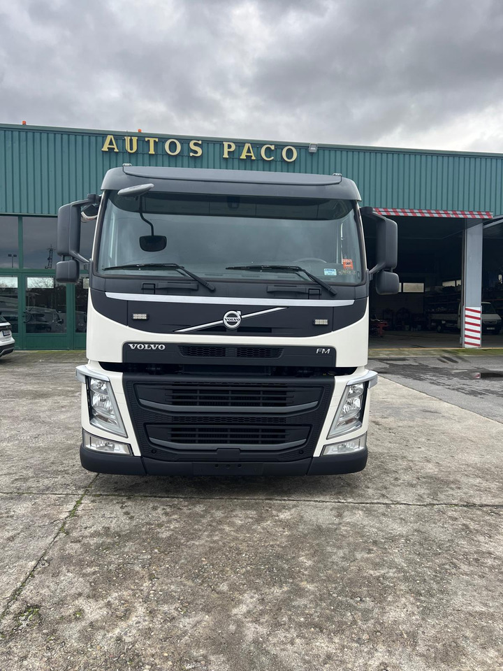 VOLVO FM 300 GANCHO DE CADENAS - Skip loader truck: picture 1 VOLVO FM 300 GANCHO DE CADENAS - Skip loader truck: picture 1