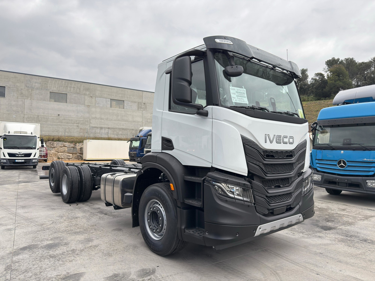 IVECO AD280X46 YPS ON X-Way E6 (Chassis) - Cab chassis truck: picture 1 IVECO AD280X46 YPS ON X-Way E6 (Chassis) - Cab chassis truck: picture 1