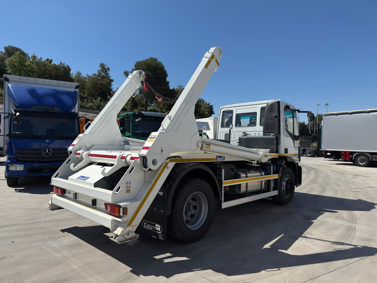 IVECO ML190E28L Eurocargo E6 (Track Equipment) - Skip loader truck: picture 3 IVECO ML190E28L Eurocargo E6 (Track Equipment) - Skip loader truck: picture 3