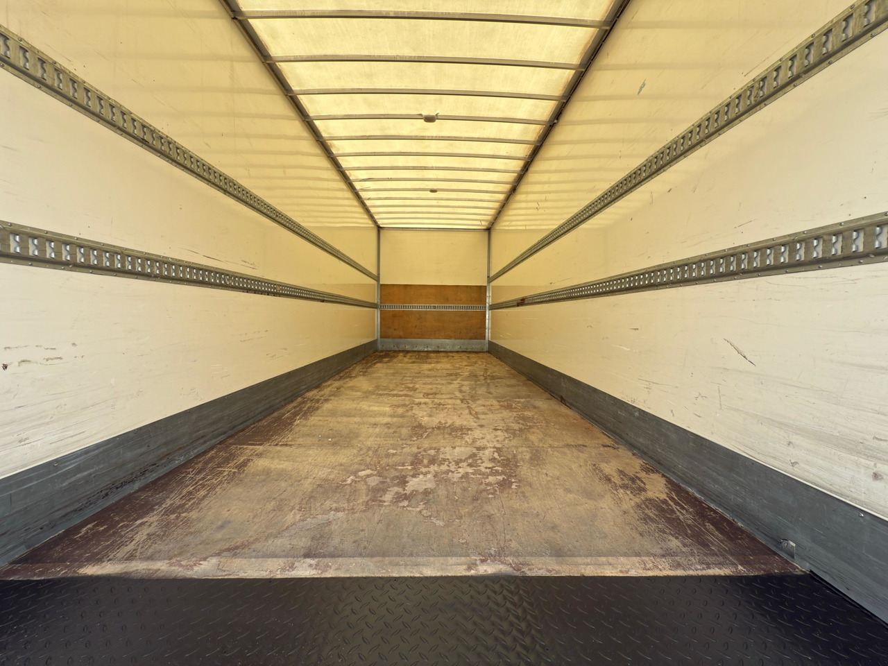 MAN 12.220 BL TGL E6 (VAN) - Box truck: picture 5 MAN 12.220 BL TGL E6 (VAN) - Box truck: picture 5