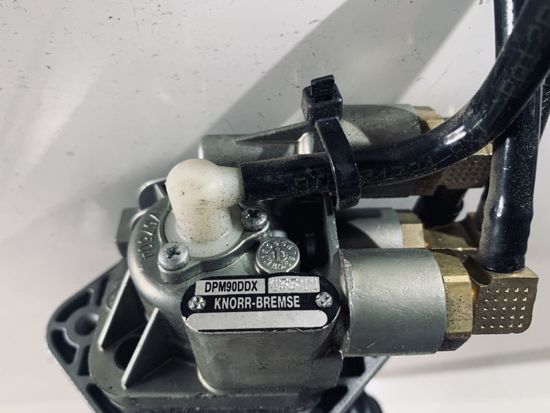 KNORR-BREMSE - Brake parts: picture 2 KNORR-BREMSE - Brake parts: picture 2