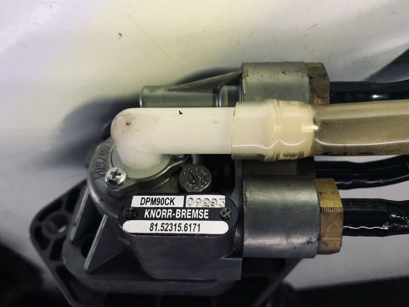 KNORR-BREMSE TGX - Brake parts: picture 2 KNORR-BREMSE TGX - Brake parts: picture 2