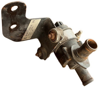 Mercedes-Benz - Coolant pump: picture 4 Mercedes-Benz - Coolant pump: picture 4