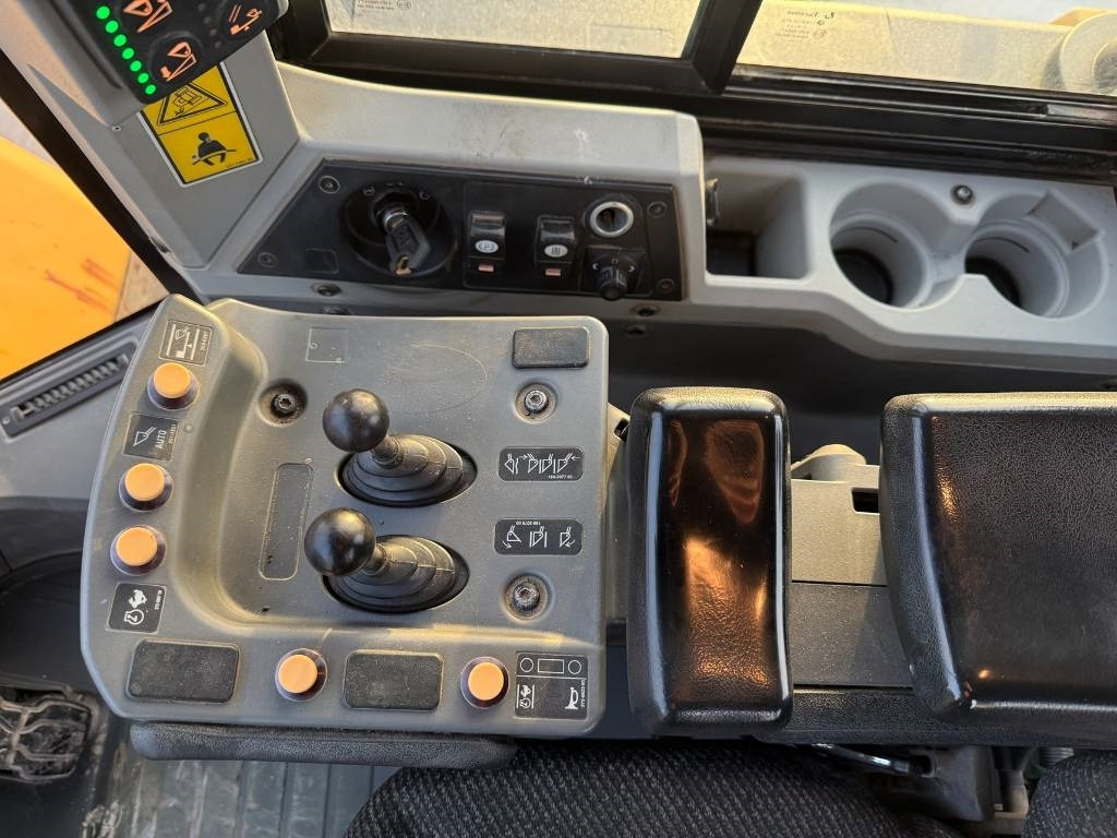 Wheel loader CAT 966 K: picture 18