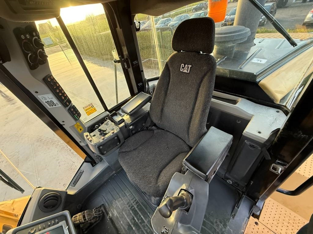 Wheel loader CAT 966 K: picture 16