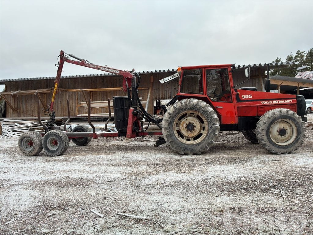 BM VOLVO VALMET 905-4 med skogsvagn - Farm tractor: picture 2 BM VOLVO VALMET 905-4 med skogsvagn - Farm tractor: picture 2