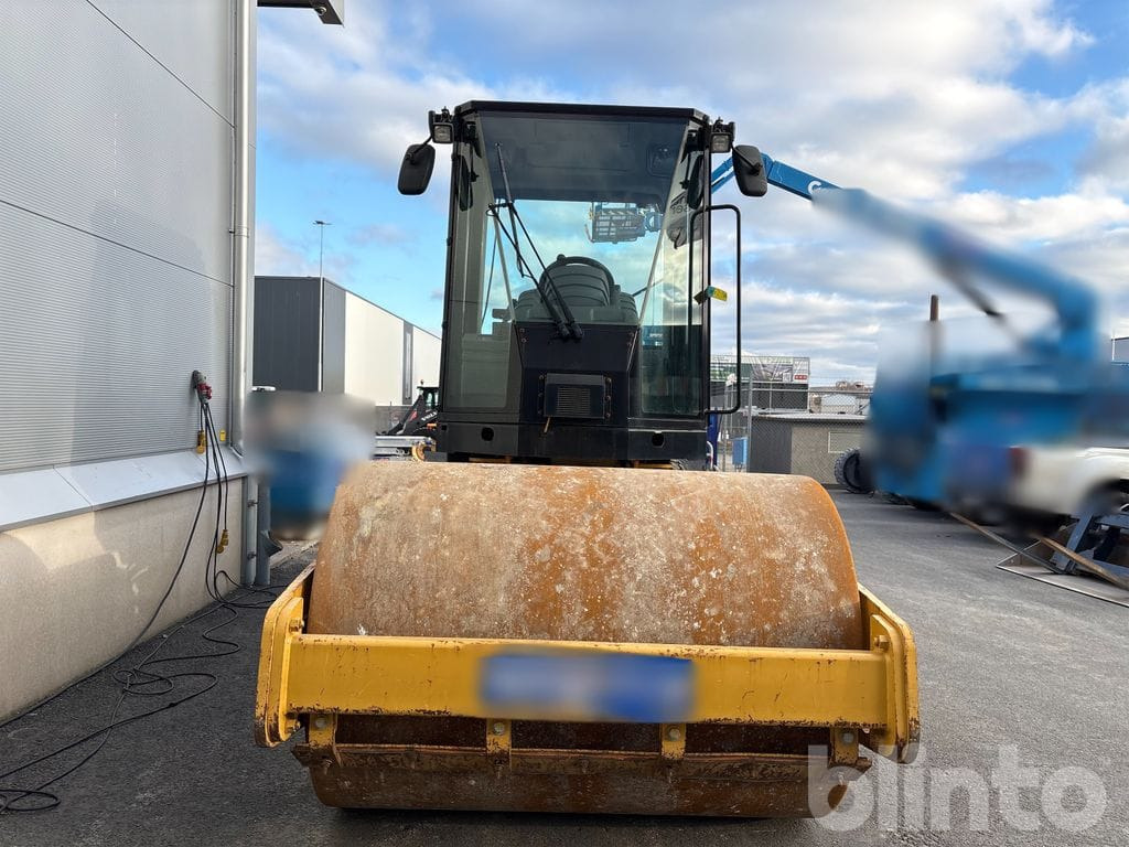CAT CS44 - Compactor: picture 2 CAT CS44 - Compactor: picture 2