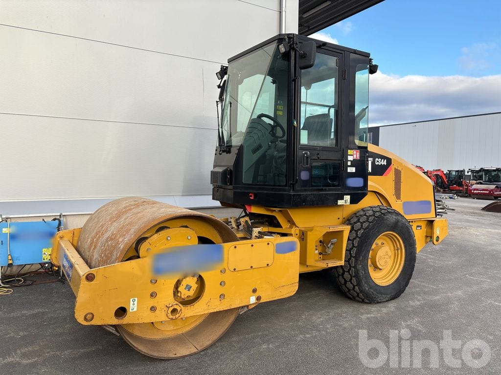 CAT CS44 - Compactor: picture 1 CAT CS44 - Compactor: picture 1