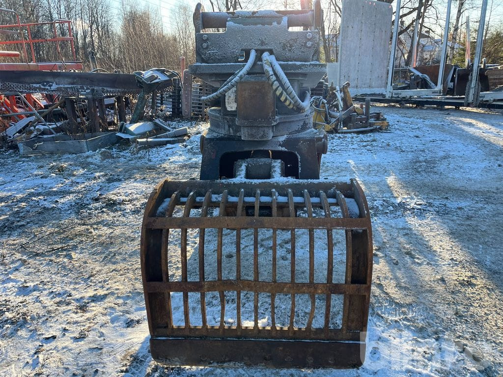 Caterpillar Oilquick - Grapple: picture 3 Caterpillar Oilquick - Grapple: picture 3