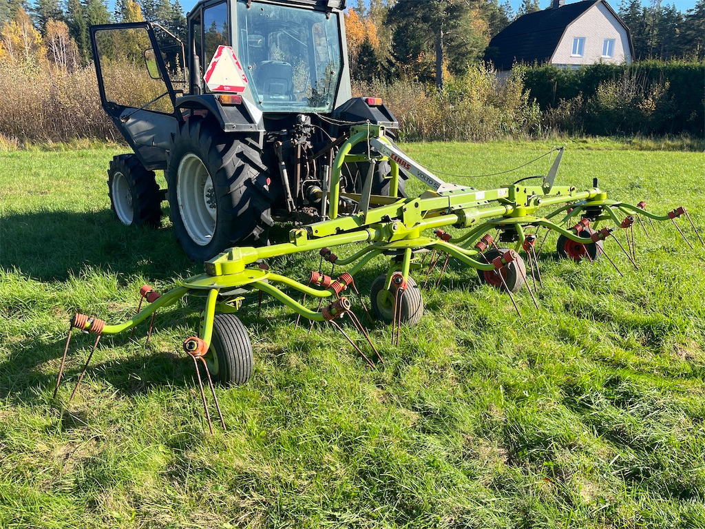 Claas Volto 52 - Tedder/ Rake: picture 1 Claas Volto 52 - Tedder/ Rake: picture 1