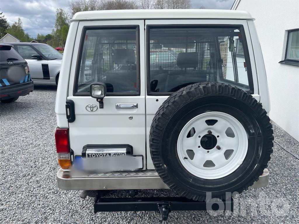 Toyota Land Cruiser J7 3.0D - Commercial vehicle: picture 3 Toyota Land Cruiser J7 3.0D - Commercial vehicle: picture 3