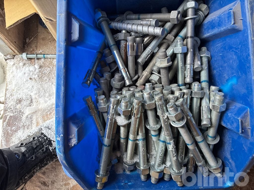 Hilton - Tool/ Equipment: picture 2 Hilton - Tool/ Equipment: picture 2