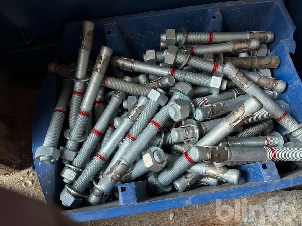 Hilton - Tool/ Equipment: picture 3 Hilton - Tool/ Equipment: picture 3