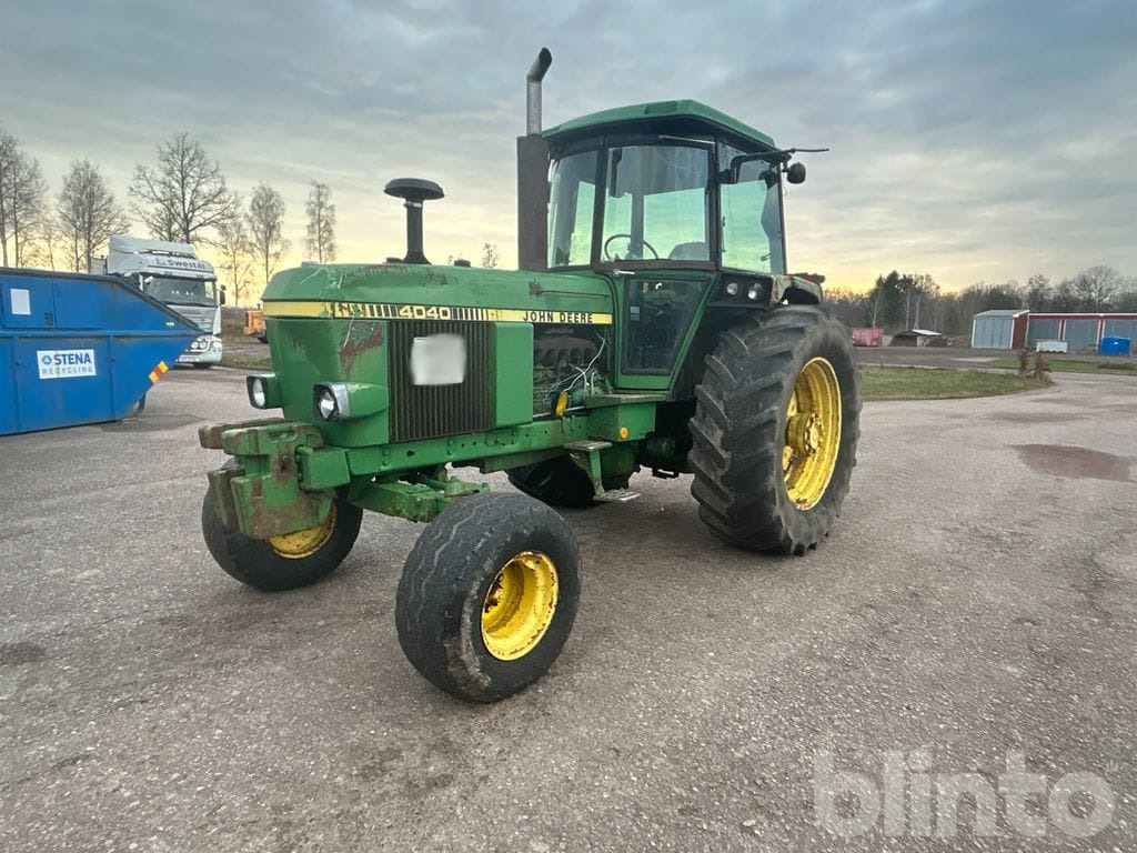 JOHN DEERE 4040 QR - Farm tractor: picture 1 JOHN DEERE 4040 QR - Farm tractor: picture 1
