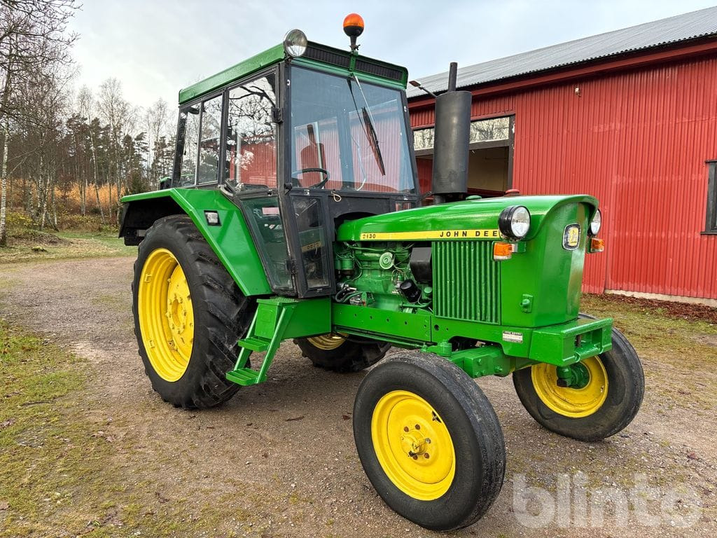 John Deere 2130-6 cylinder - Farm tractor: picture 1 John Deere 2130-6 cylinder - Farm tractor: picture 1