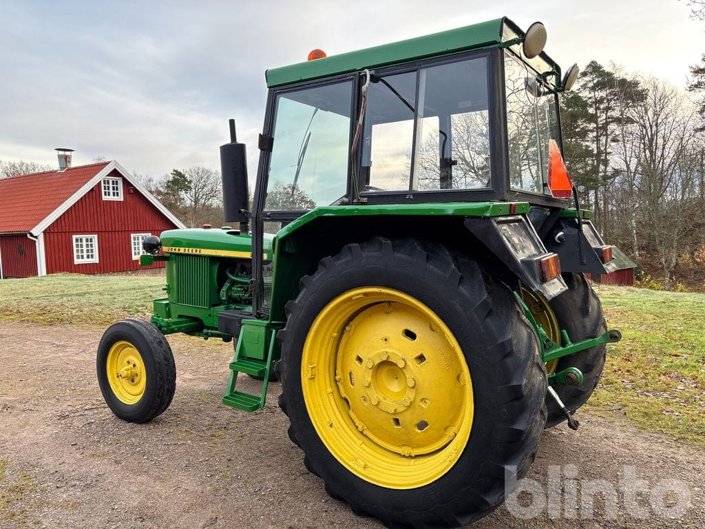 John Deere 2130-6 cylinder - Farm tractor: picture 4 John Deere 2130-6 cylinder - Farm tractor: picture 4