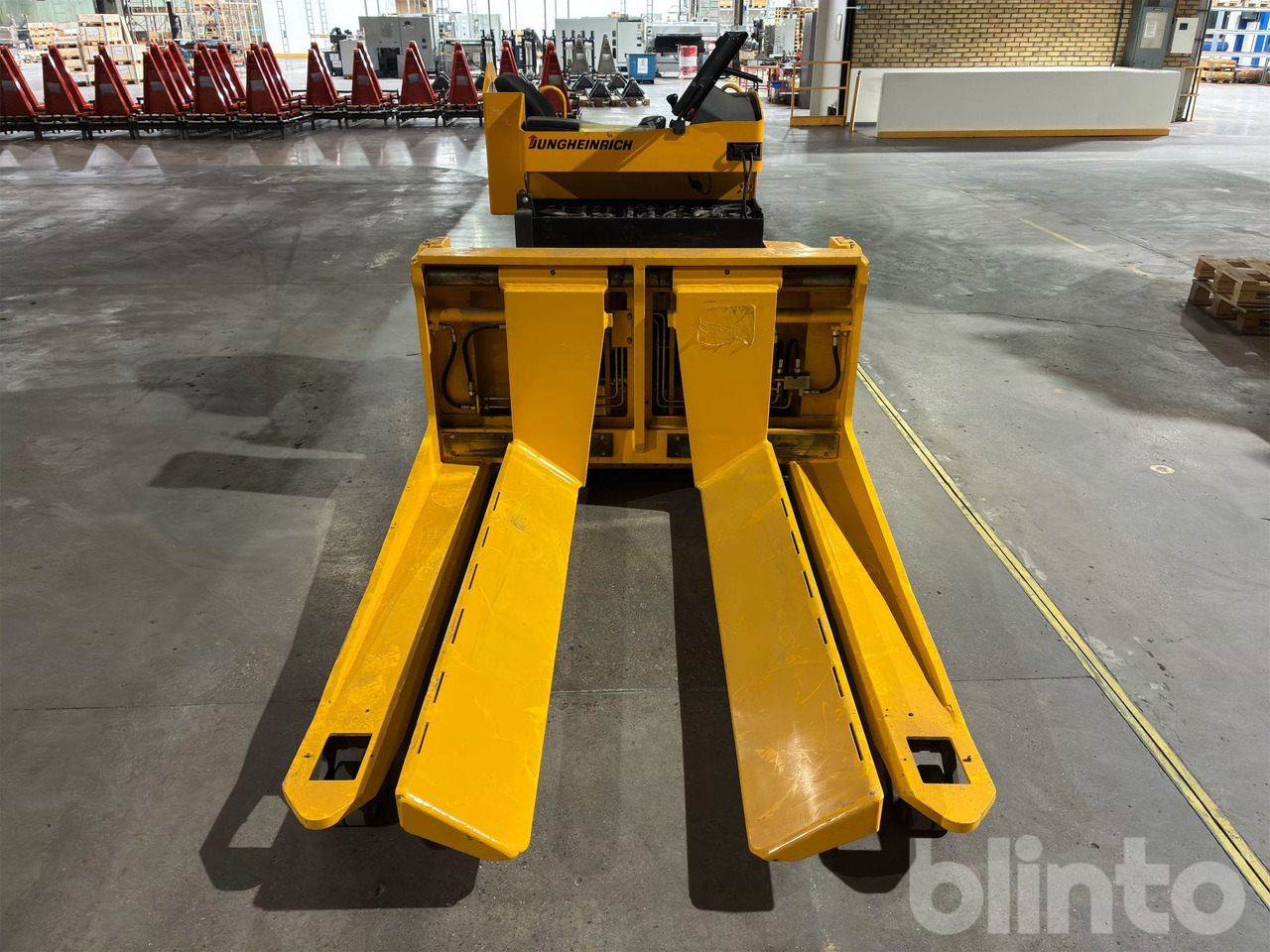 Jungheinrich - Warehouse equipment: picture 2 Jungheinrich - Warehouse equipment: picture 2