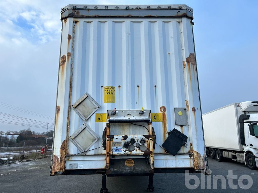 KRONE SD - Curtainsider semi-trailer: picture 2 KRONE SD - Curtainsider semi-trailer: picture 2