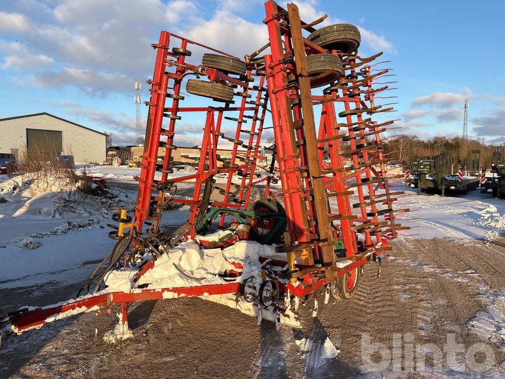 Kverneland 8 meters - Harrow: picture 1 Kverneland 8 meters - Harrow: picture 1