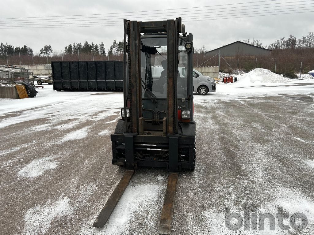 Linde - Diesel forklift: picture 2 Linde - Diesel forklift: picture 2