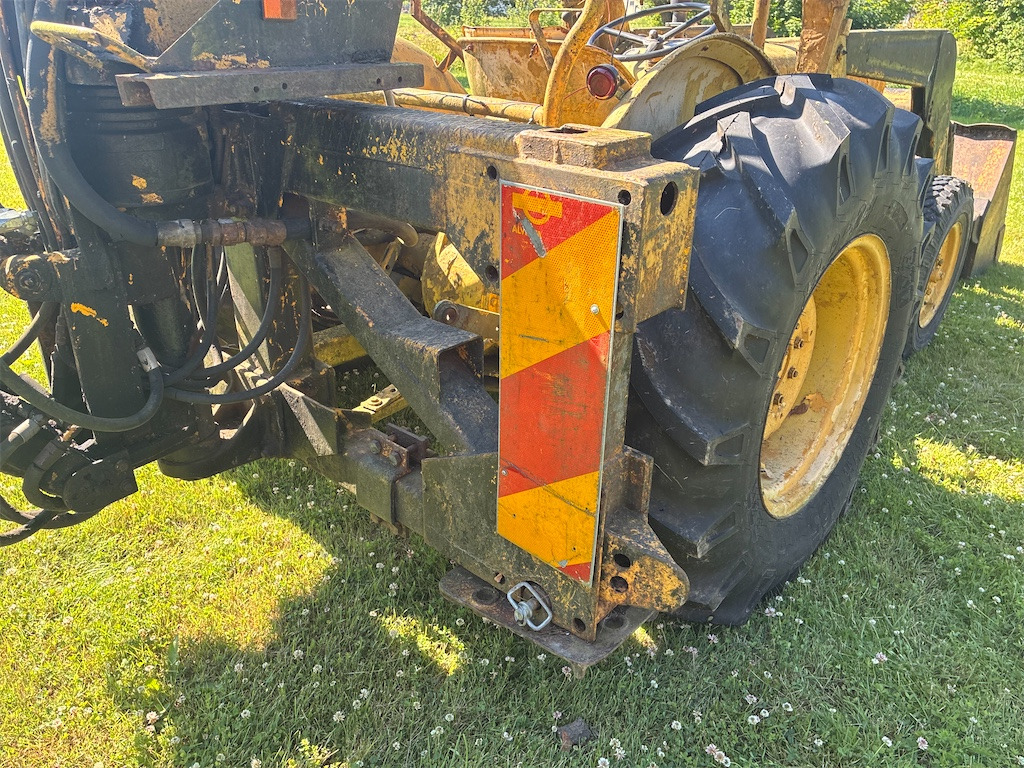 Backhoe loader Massey Ferguson 203: picture 38