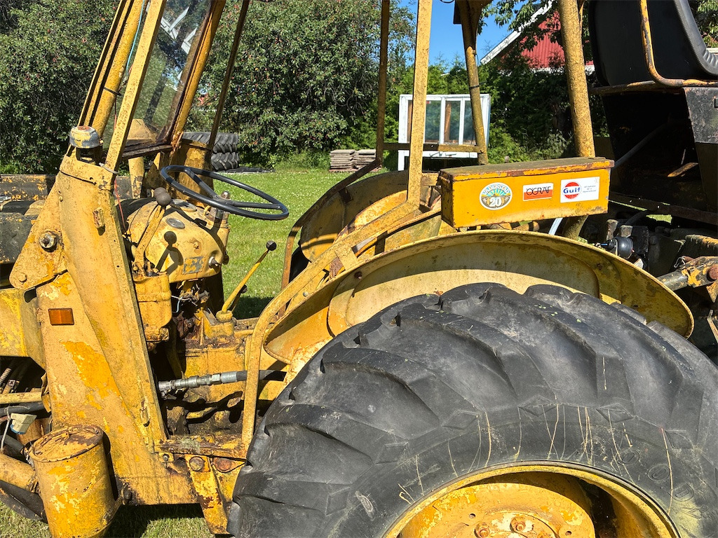 Backhoe loader Massey Ferguson 203: picture 10