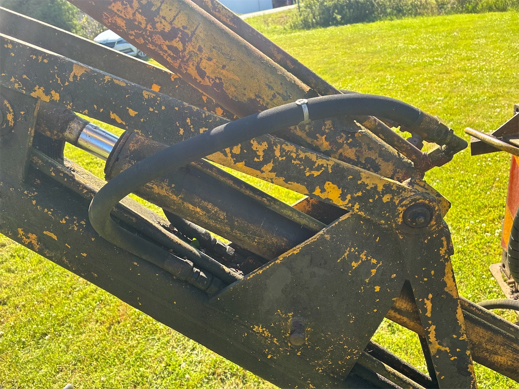Backhoe loader Massey Ferguson 203: picture 46