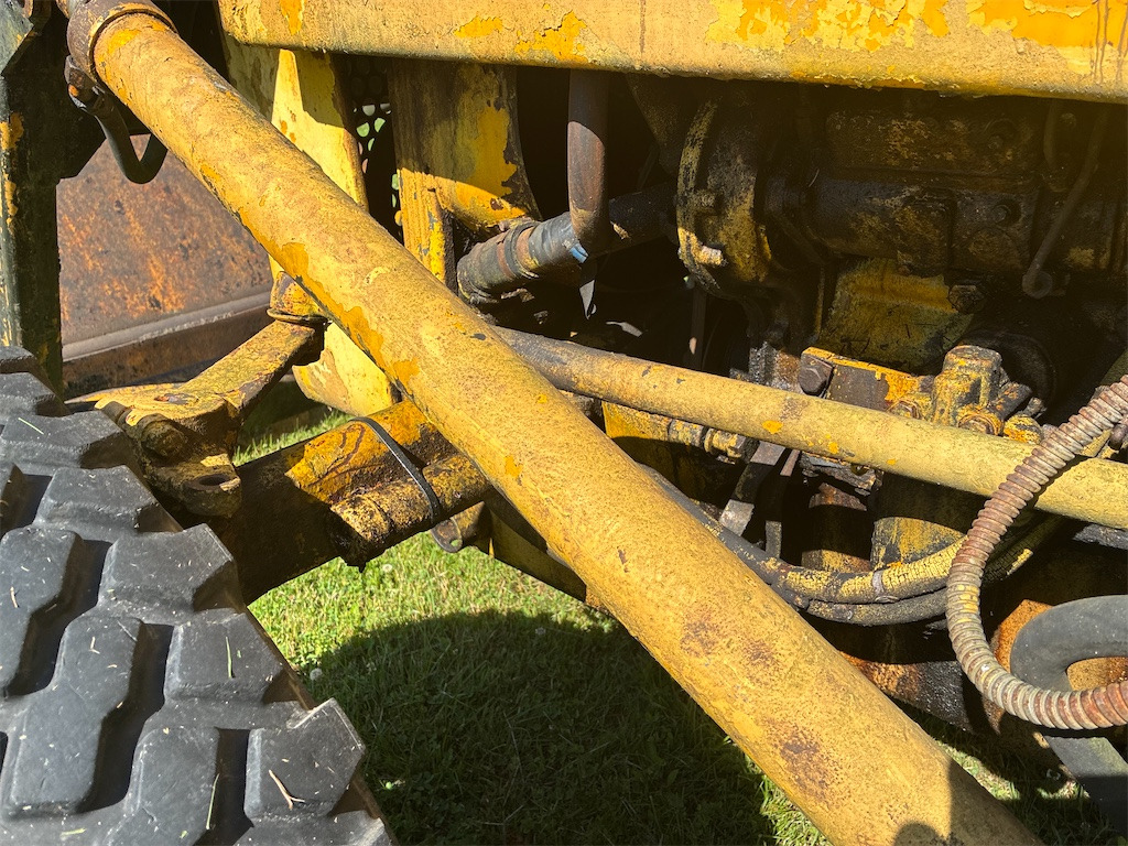 Backhoe loader Massey Ferguson 203: picture 17