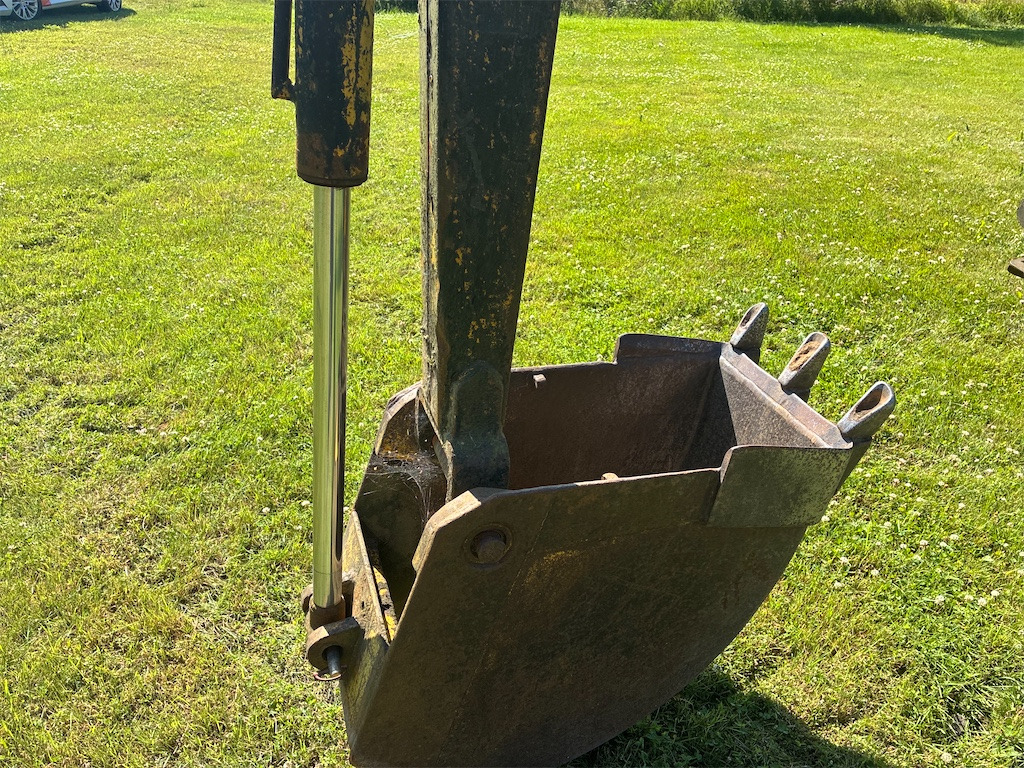 Backhoe loader Massey Ferguson 203: picture 50