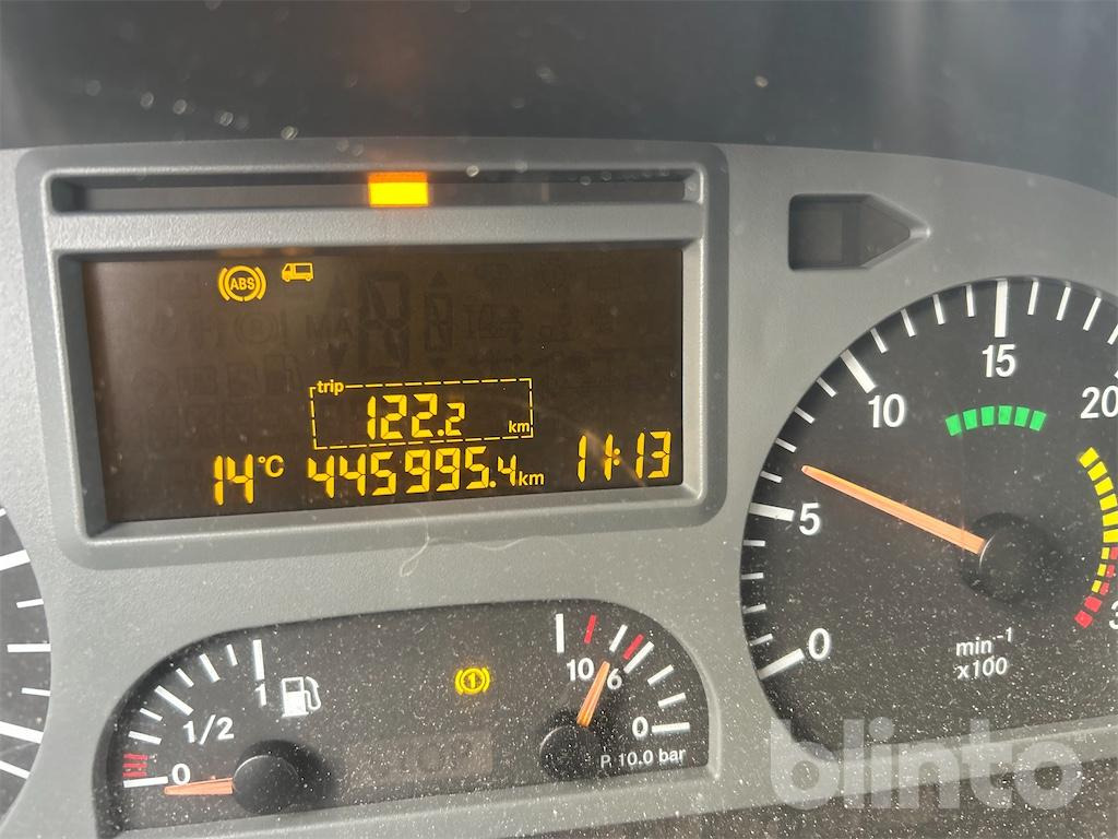 Mercedes Benz 818L (2006) - Box truck: picture 5 Mercedes Benz 818L (2006) - Box truck: picture 5