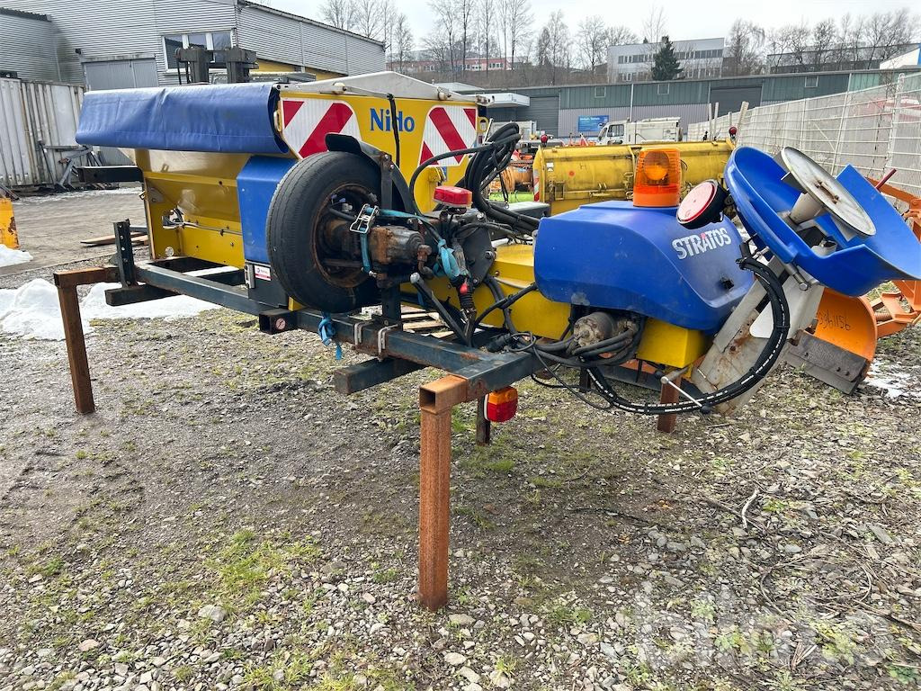 NIDO/Schmidt STRATOS B08L-24 WCX-350 (2008) - Sand/ Salt spreader: picture 2 NIDO/Schmidt STRATOS B08L-24 WCX-350 (2008) - Sand/ Salt spreader: picture 2