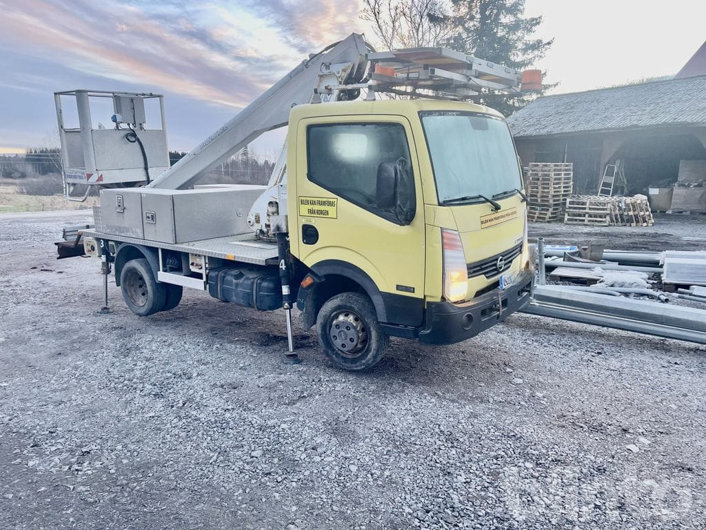 NISSAN F24 - Truck mounted aerial platform: picture 2 NISSAN F24 - Truck mounted aerial platform: picture 2