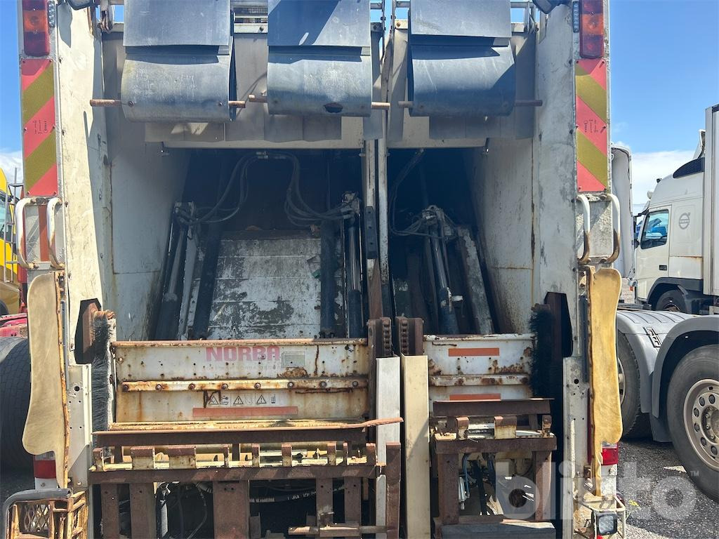 SCANIA P94DB4X2LA230 - Garbage truck: picture 5 SCANIA P94DB4X2LA230 - Garbage truck: picture 5