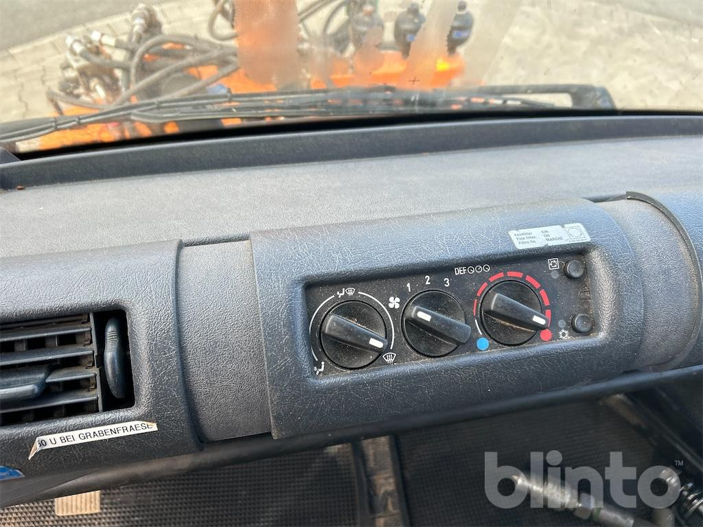 Truck Unimog U 300 mit MULAG Ausleger 2010: picture 45