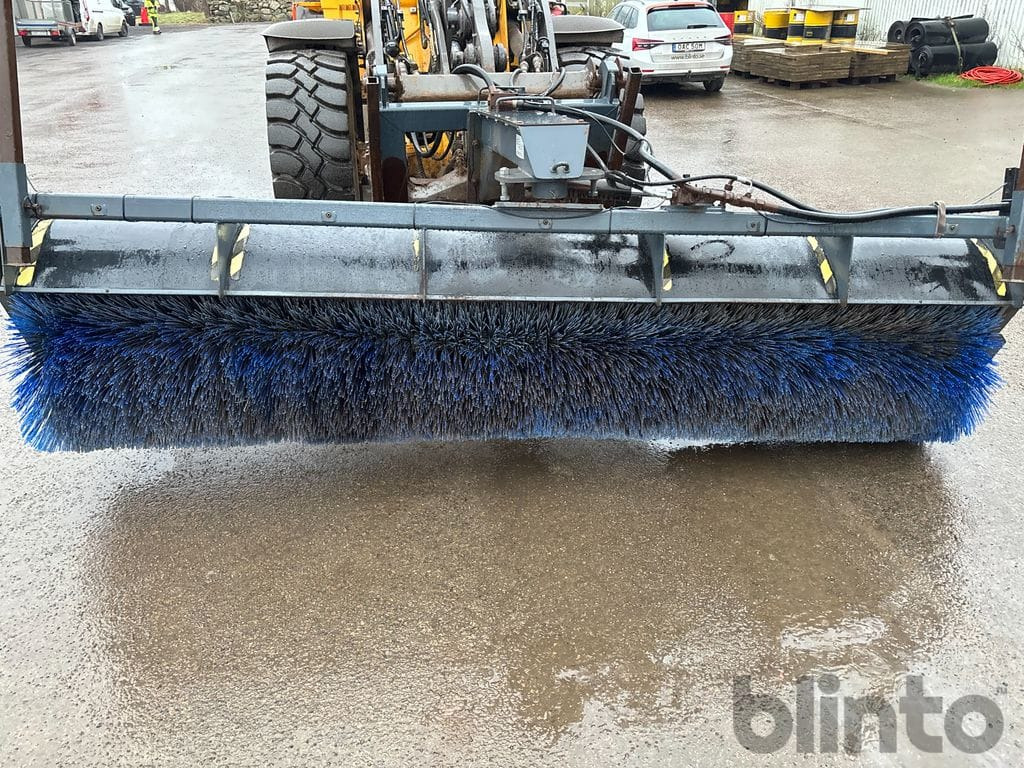 UFO 3,5 Meter - Broom: picture 2 UFO 3,5 Meter - Broom: picture 2