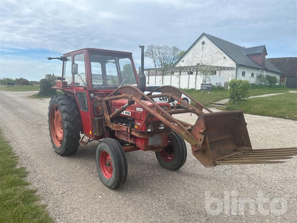 VOLVO-BM T 430 Ålö lastare och 2 redskap - Farm tractor: picture 4 VOLVO-BM T 430 Ålö lastare och 2 redskap - Farm tractor: picture 4