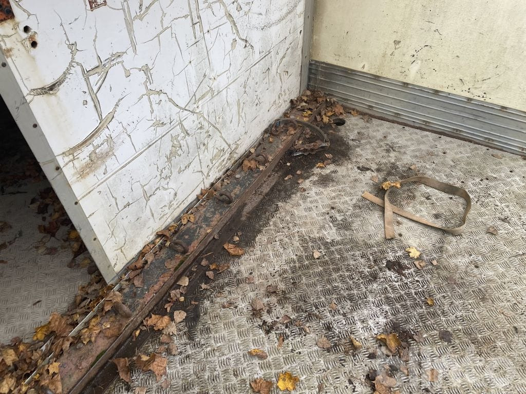 Dropside/ Flatbed truck VOLVO FL612 4X2 med ramper: picture 32