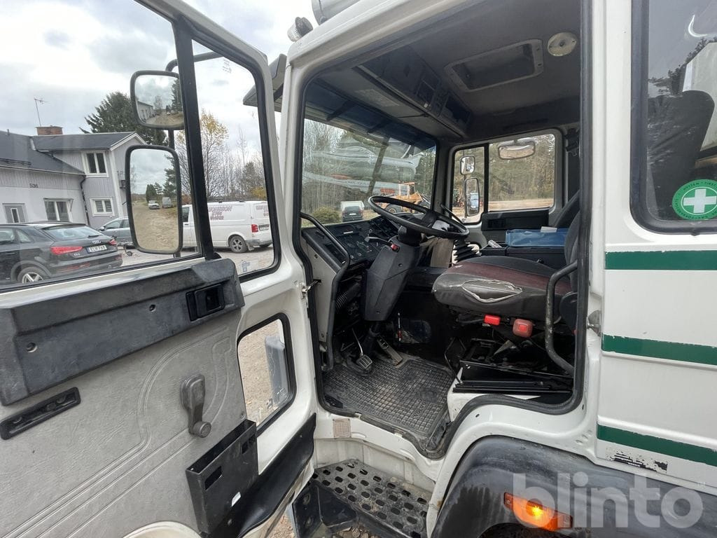 Dropside/ Flatbed truck VOLVO FL612 4X2 med ramper: picture 22