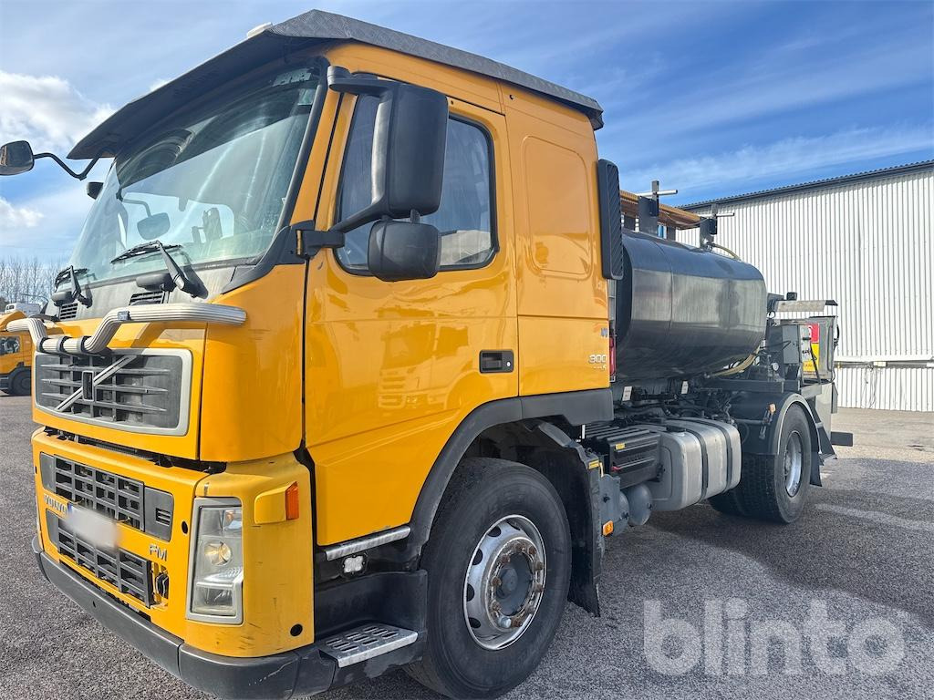 VOLVO FM 300-380 42 JMNL - Tank truck, Utility/ Special vehicle: picture 1 VOLVO FM 300-380 42 JMNL - Tank truck, Utility/ Special vehicle: picture 1