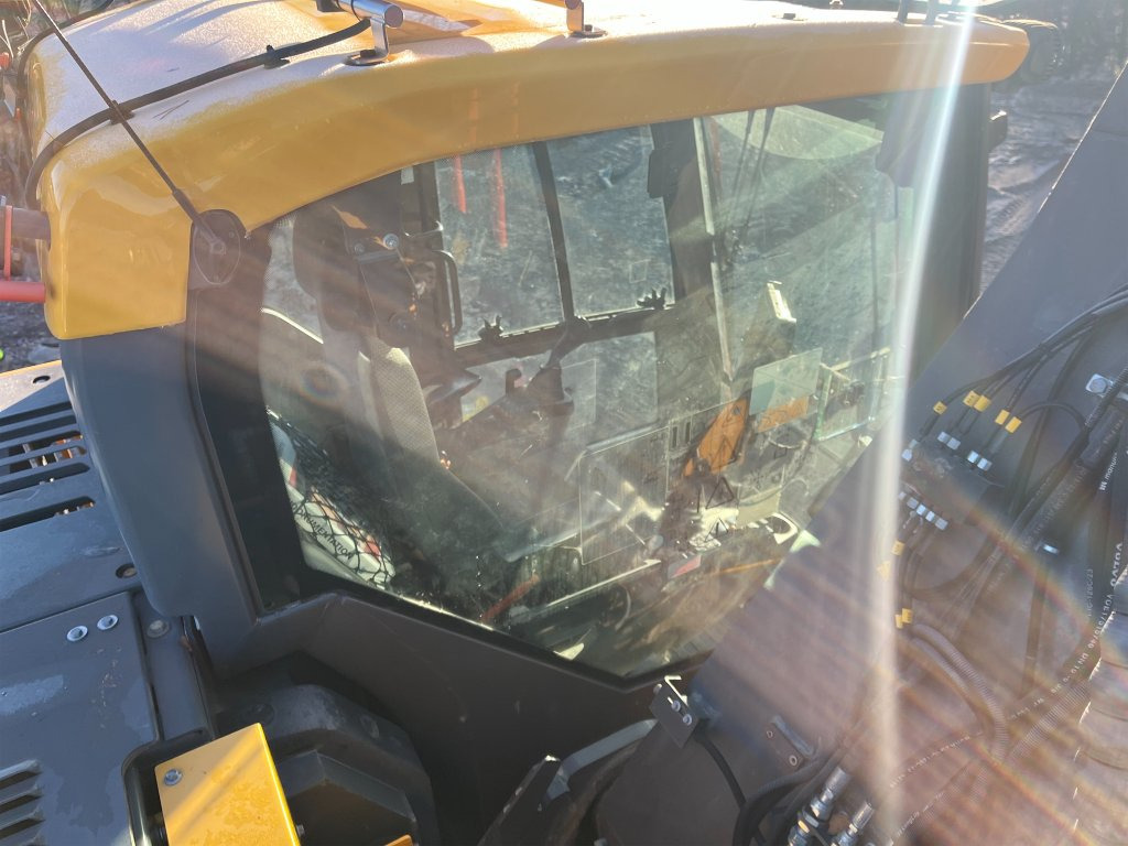 Crawler excavator Volvo EC235EL: picture 27