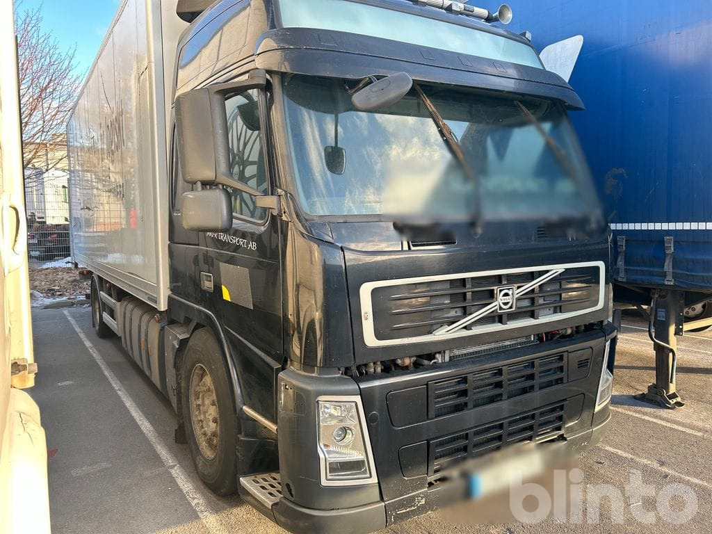 Volvo FM300 Reparationsobjekt - Box truck: picture 2 Volvo FM300 Reparationsobjekt - Box truck: picture 2