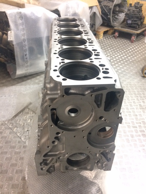 BASAMENTO MAN D2876LUE623 / D2876LOH20 / D2876LOH21 - Crankcase: picture 3 BASAMENTO MAN D2876LUE623 / D2876LOH20 / D2876LOH21 - Crankcase: picture 3