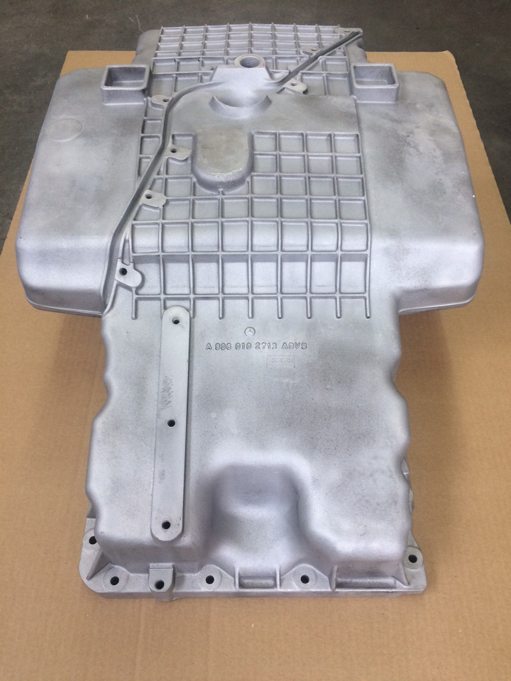 COPPA OLIO MERCEDES OM906 - VERSIONE BUS - A9060102713 - Oil pan for Bus: picture 2 COPPA OLIO MERCEDES OM906 - VERSIONE BUS - A9060102713 - Oil pan for Bus: picture 2